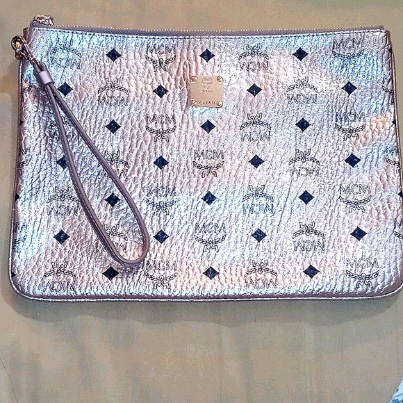 COPY - MCM clutch